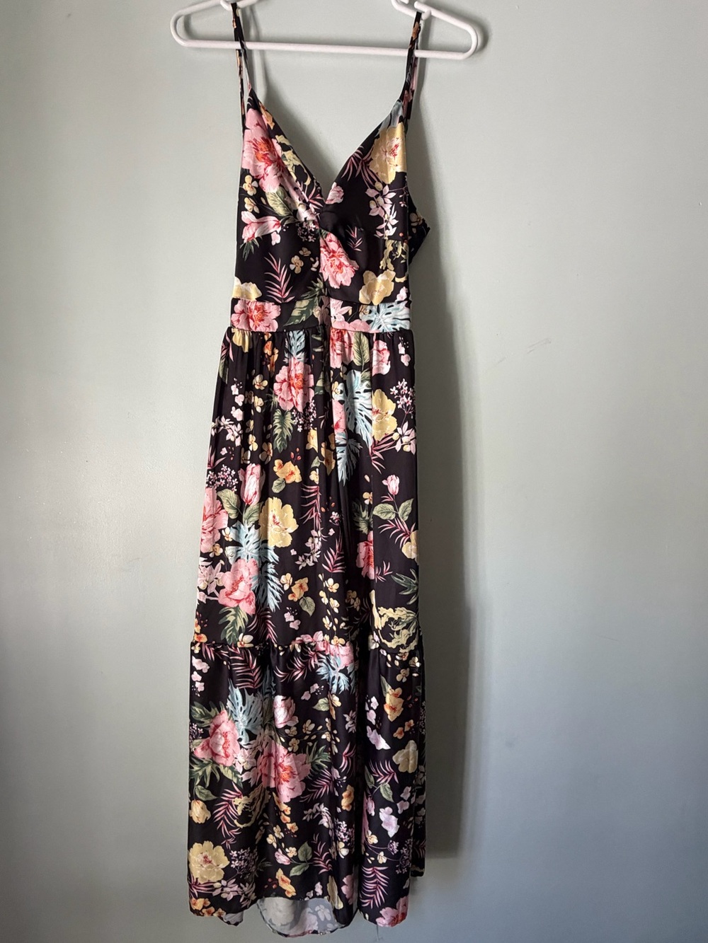 CUPSHE L Black Floral Tropical Maxi Dress Open Back Tiered NWT